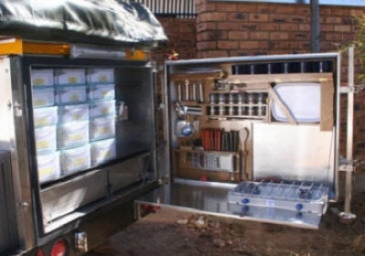 Kitchen, kitchen drawers and pantry